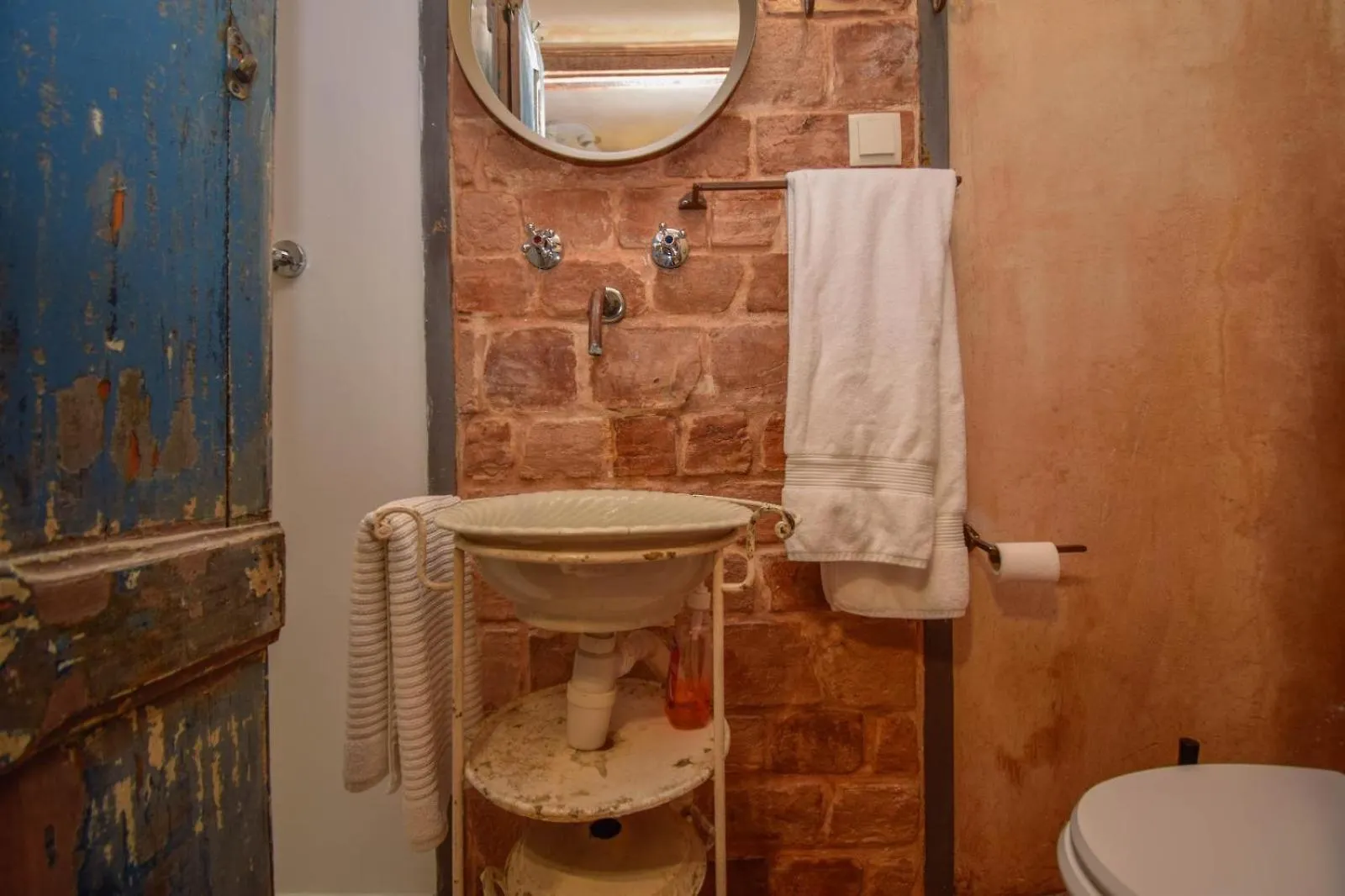 Alfama Charming And Rustic Apartment Lisbon Portugal