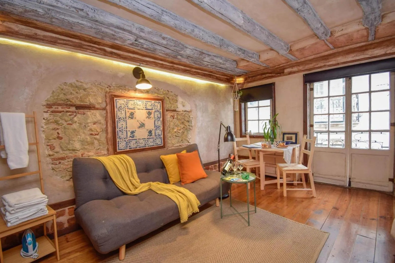 Alfama Charming And Rustic Apartment Lisbon