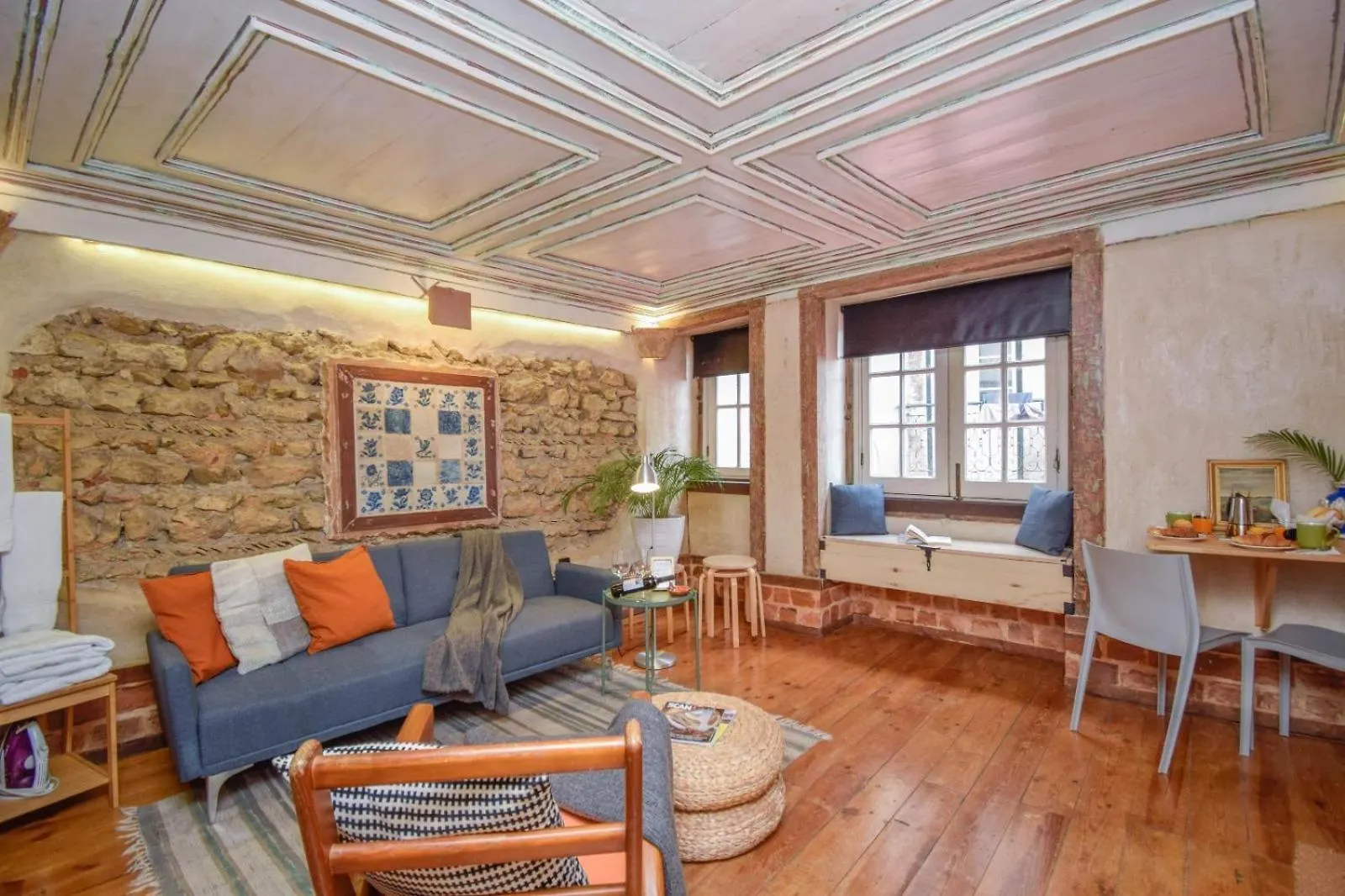 Alfama Charming And Rustic Apartment Lisbon